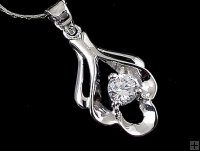 0.17ct Diamond 18K White Gold Double Petal Pendant with Chain 0.17ct Diamond 18K White Gold Double Petal Pendant with Chain